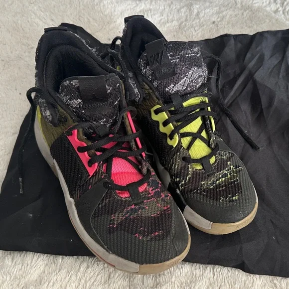 Jordan Kids Black and Pink Sneakers